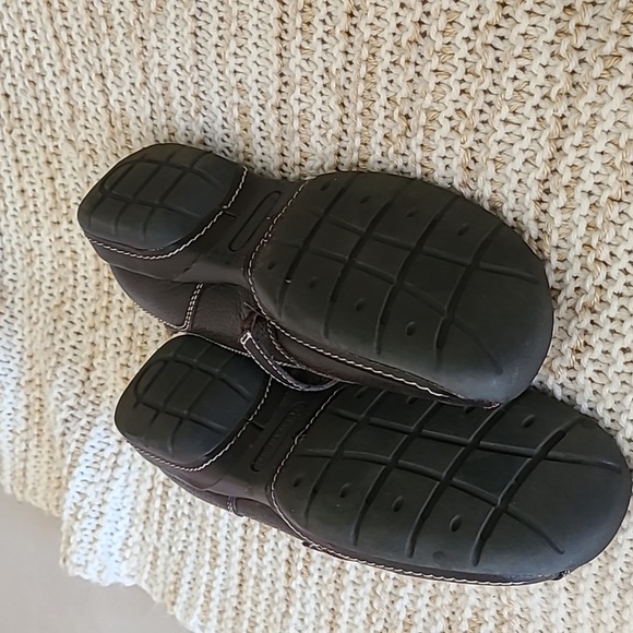 BareTraps Reach Mary Janes, size  7.5 - Picture 3 of 8